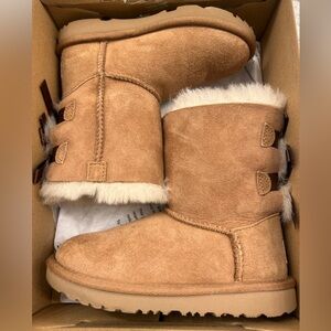 Ugg Girls Bailey Bow Boots Size 12 in box